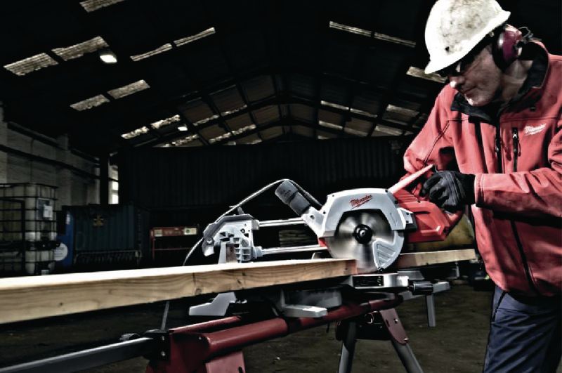 Kapp und Gehrungssäge MILWAUKEE BRW